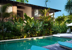 Luxury hotel/Resort
